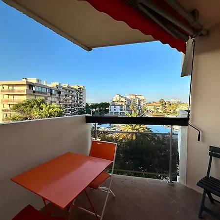 Vue Sur La Marina *
